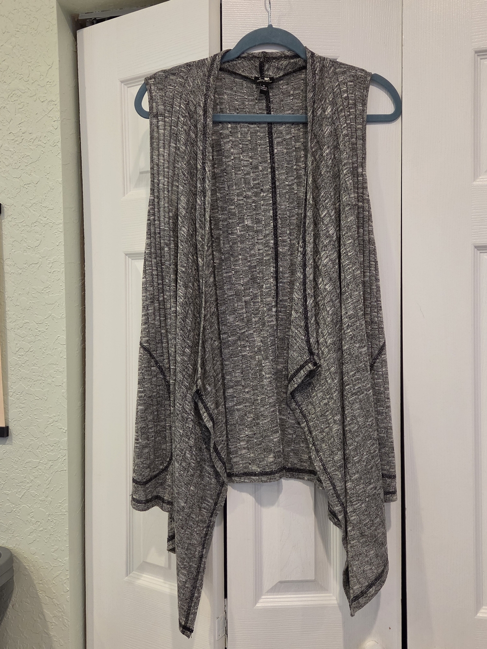 Cable & Gauge Gray Open-Front Draped Cardigan